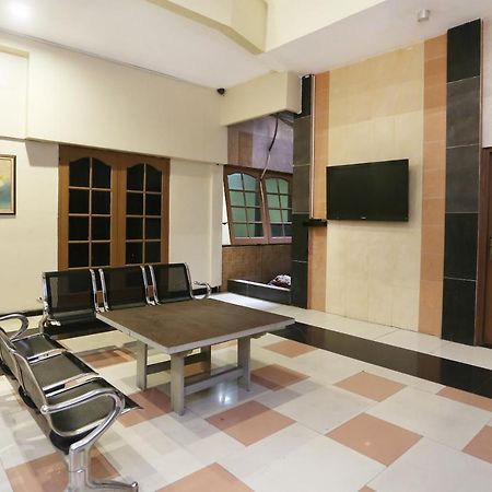Spot On 2358 Aster Homestay Melati Экстерьер фото
