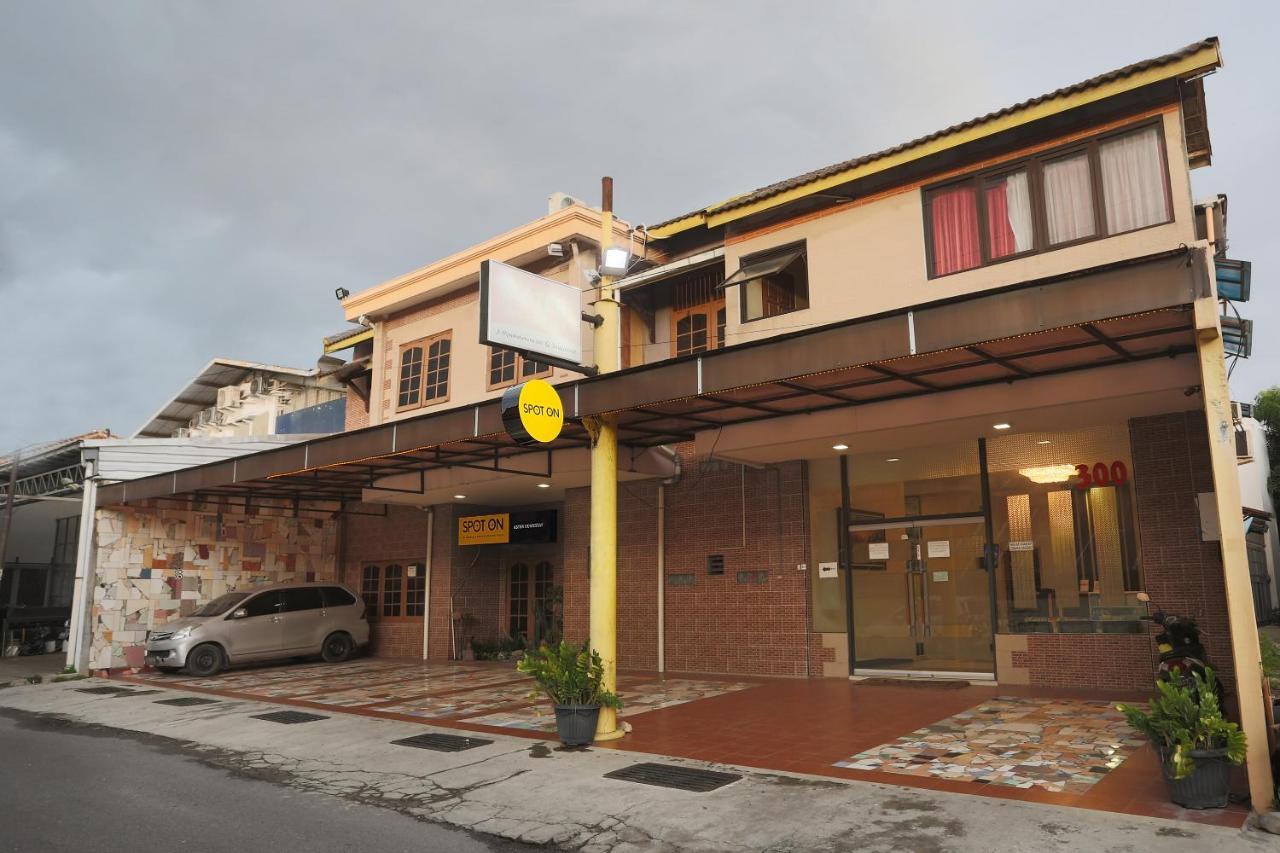 Spot On 2358 Aster Homestay Melati Экстерьер фото