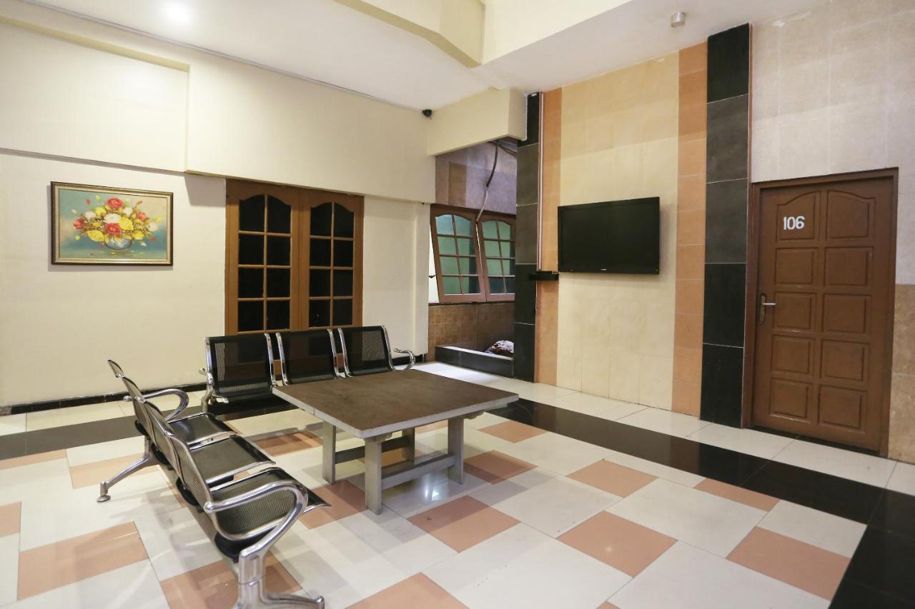 Spot On 2358 Aster Homestay Melati Экстерьер фото