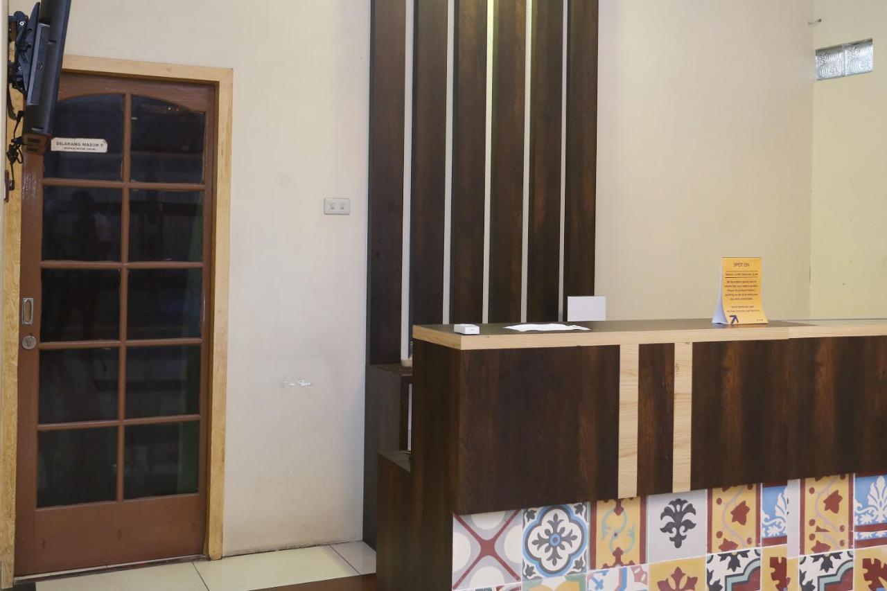 Spot On 2358 Aster Homestay Melati Экстерьер фото