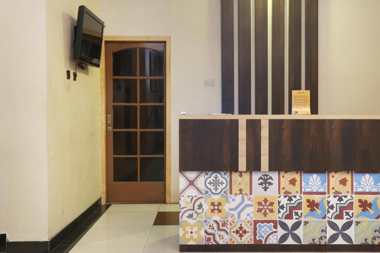Spot On 2358 Aster Homestay Melati Экстерьер фото