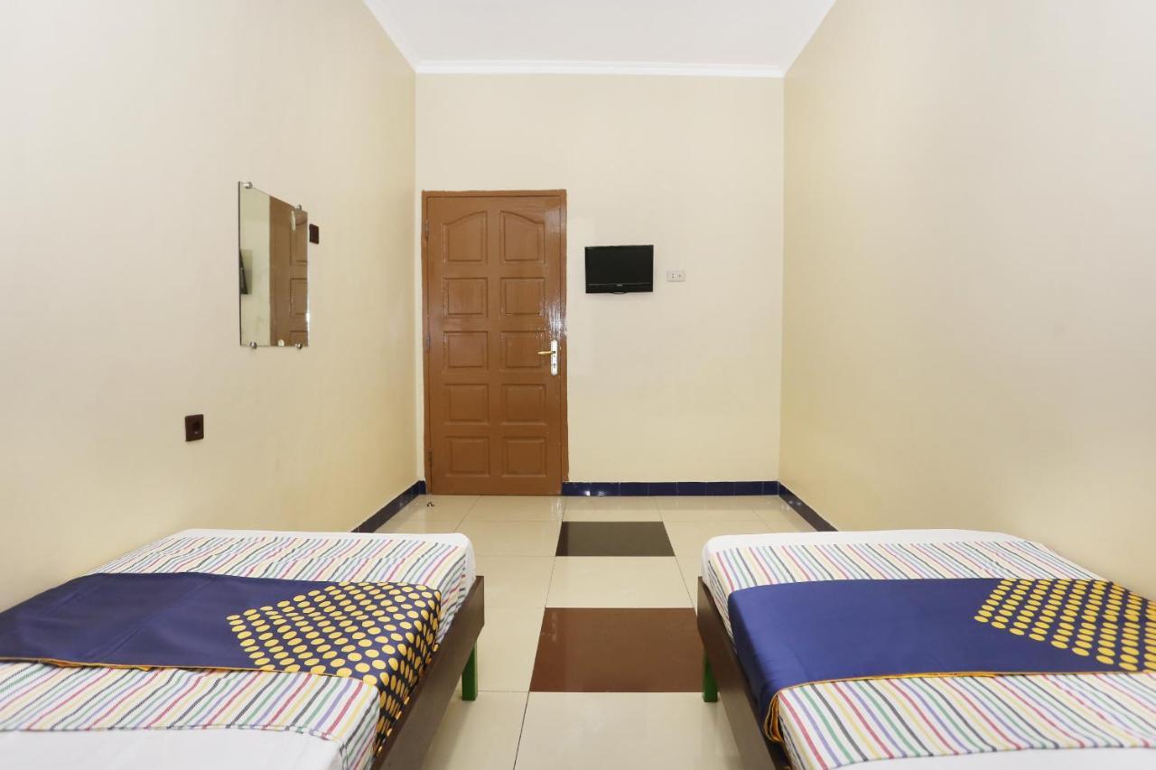 Spot On 2358 Aster Homestay Melati Экстерьер фото