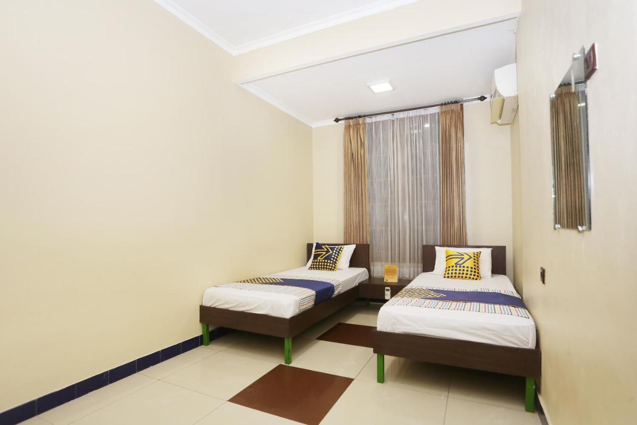 Spot On 2358 Aster Homestay Melati Экстерьер фото