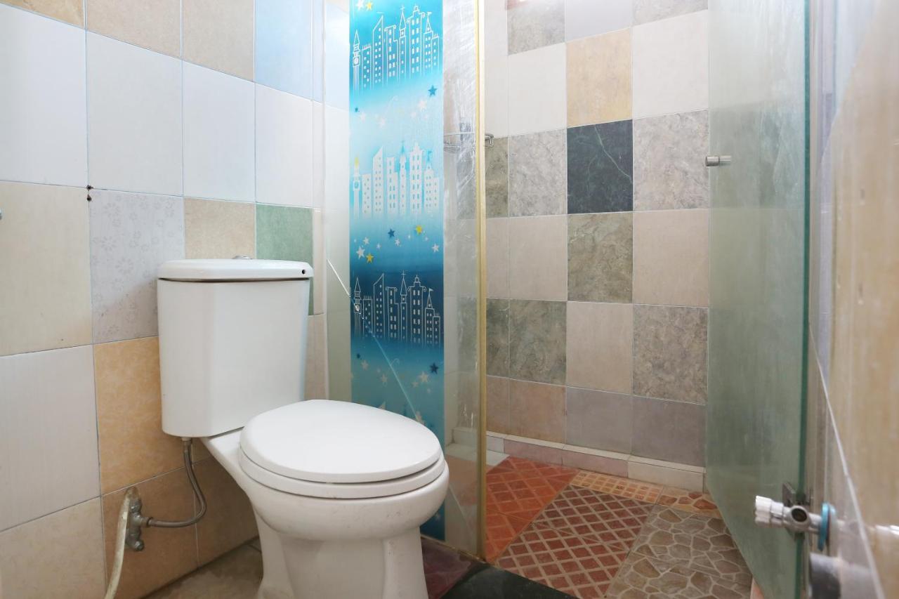 Spot On 2358 Aster Homestay Melati Экстерьер фото