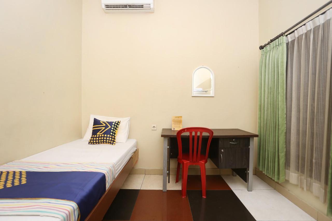 Spot On 2358 Aster Homestay Melati Экстерьер фото