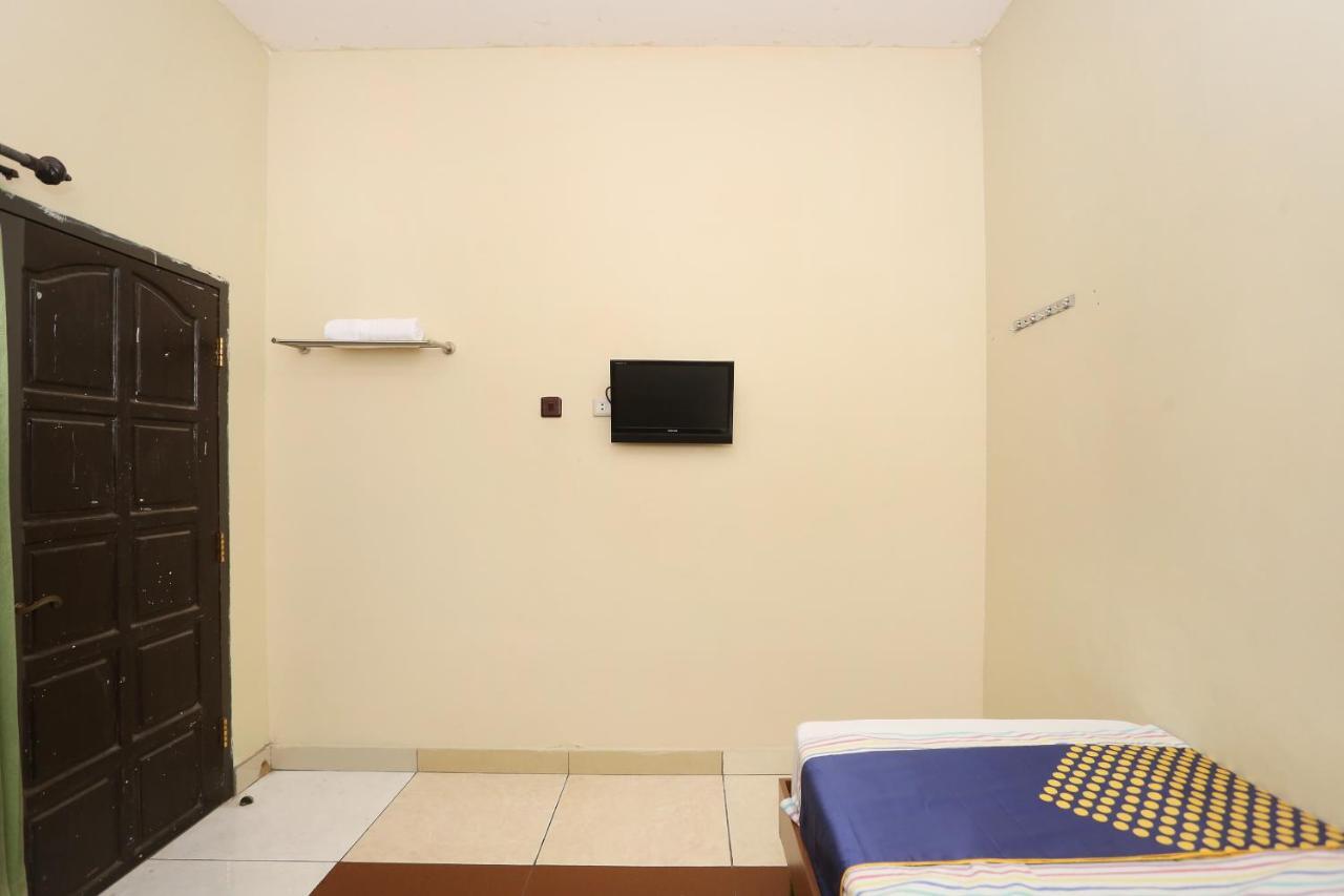 Spot On 2358 Aster Homestay Melati Экстерьер фото
