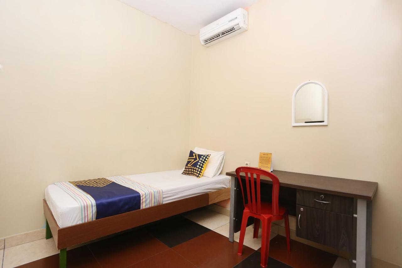 Spot On 2358 Aster Homestay Melati Экстерьер фото