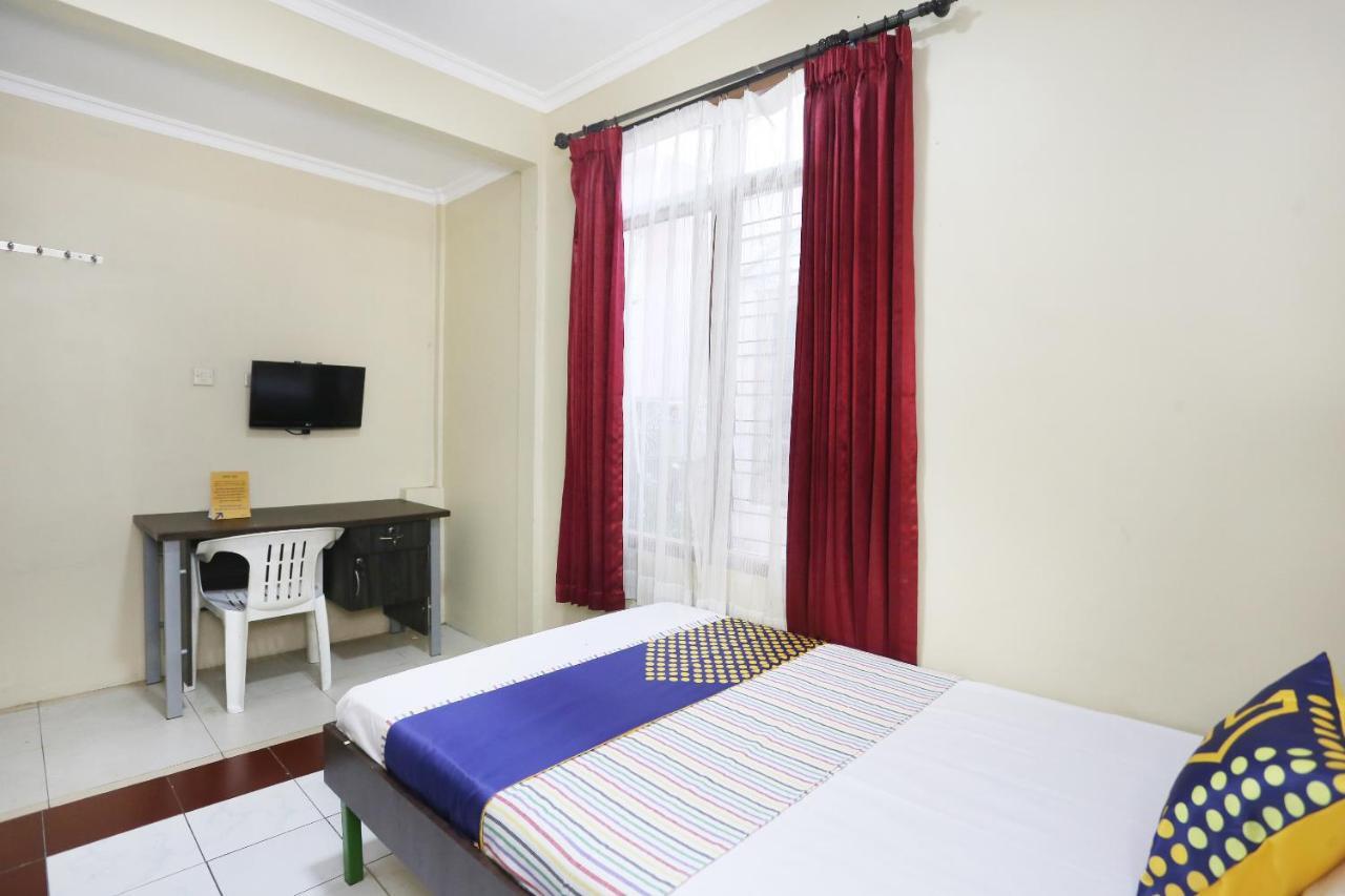 Spot On 2358 Aster Homestay Melati Экстерьер фото
