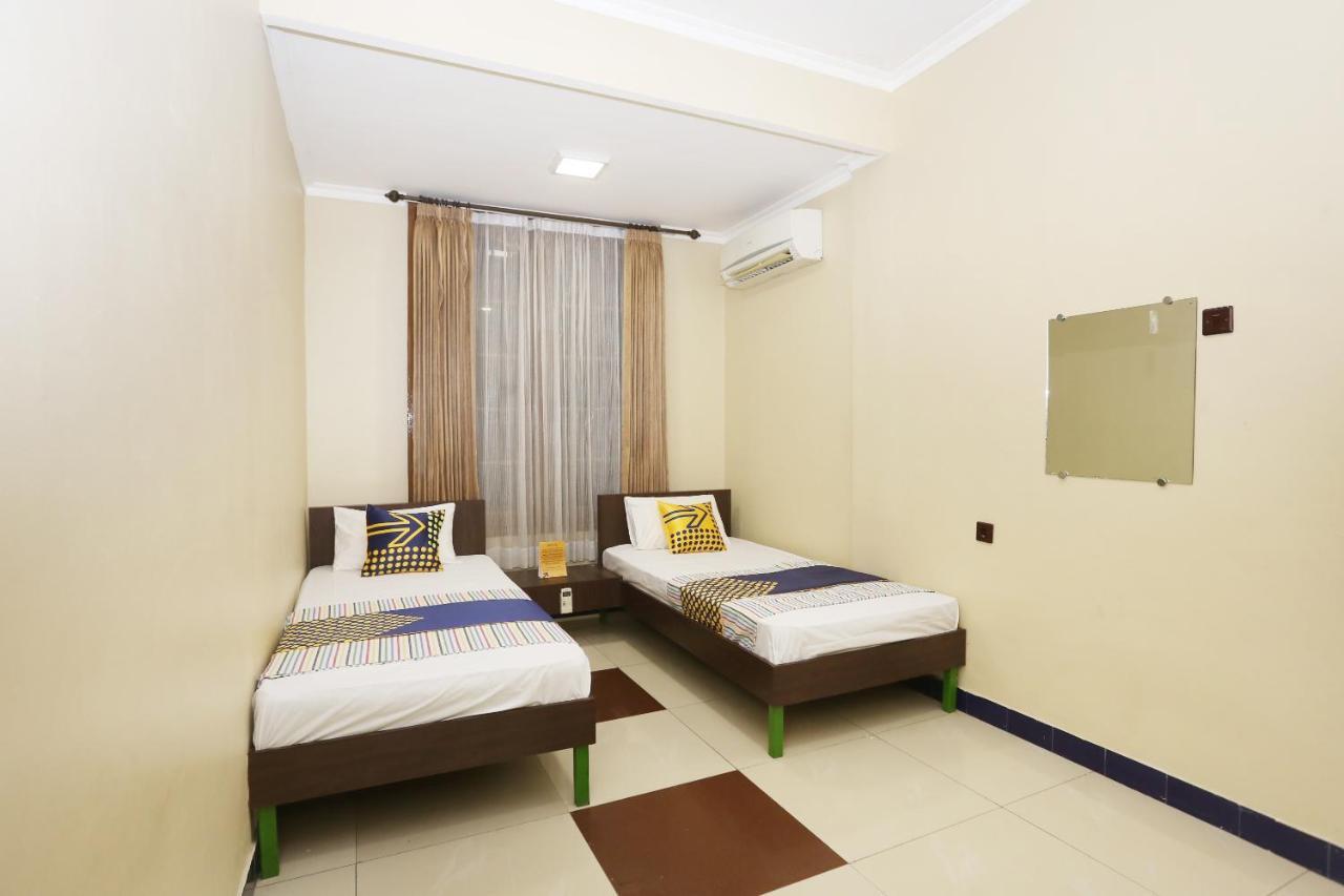 Spot On 2358 Aster Homestay Melati Экстерьер фото