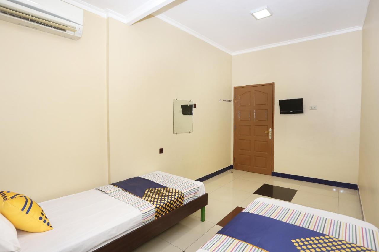 Spot On 2358 Aster Homestay Melati Экстерьер фото