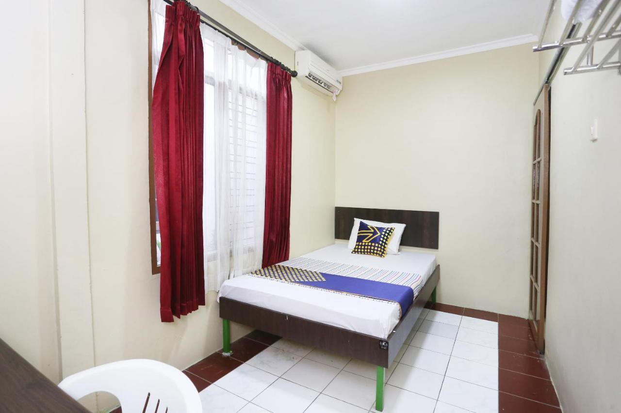 Spot On 2358 Aster Homestay Melati Экстерьер фото